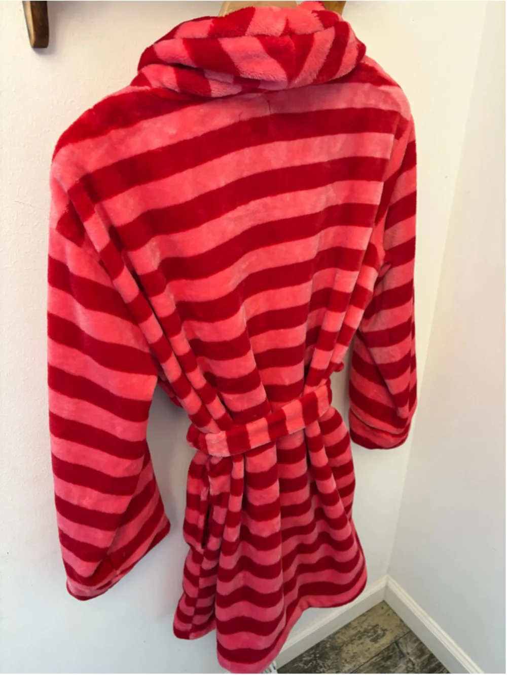 Kate Spade Pink & Red Striped Plush Bath Robe | Cozy Fleece | Size Medium